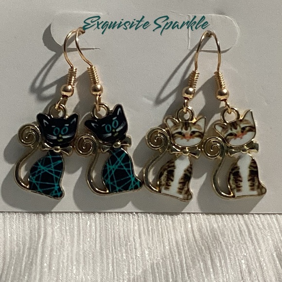 😸Set of Adorable GoldTone Painted Acrylic Hook Drop Cat/Kitten Earrings - Picture 2 of 15